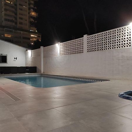 Villa Con Piscina A Un Paso De La Playa Benidorm Exterior photo