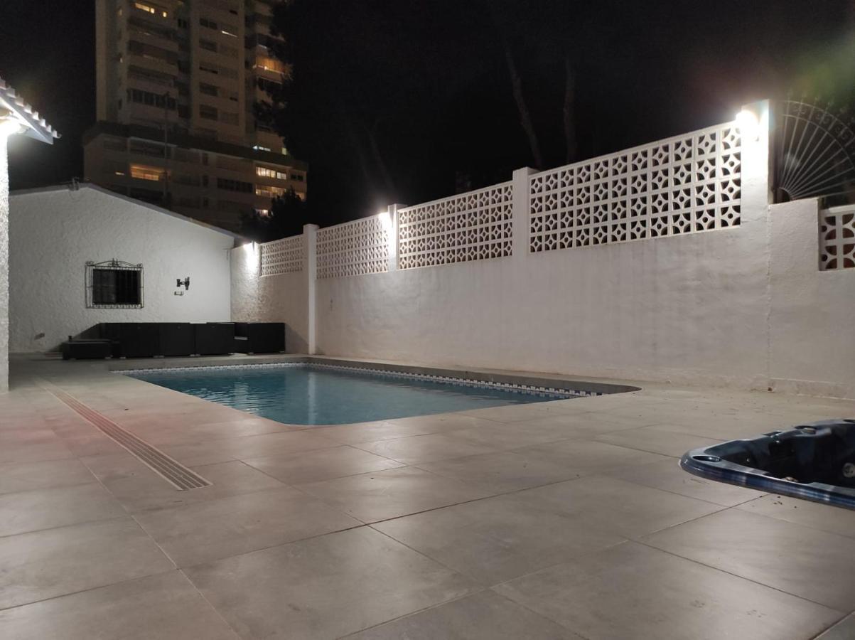 Villa Con Piscina A Un Paso De La Playa Benidorm Exterior photo